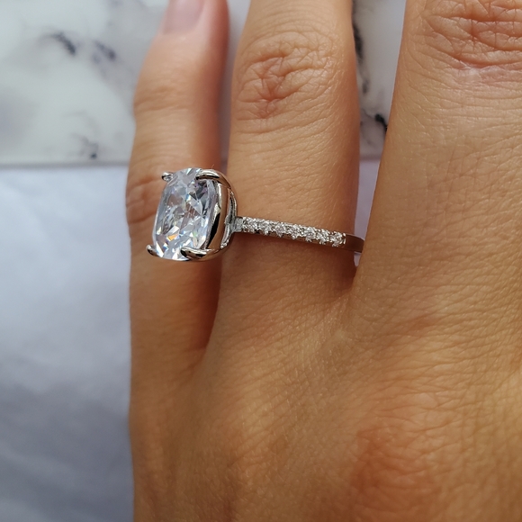 New Gorgeous White Sapphire Wedding Ring - Picture 4 of 7